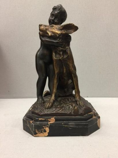 D'après BOUSQUET (XIX-XXème siècle) 

Petite fille et son chien.

Epreuve en bronze...