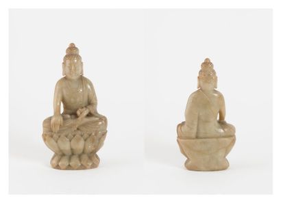 CHINE - Début du XXème siècle 

Statuette de bouddha assis en stéatite beige.

H....