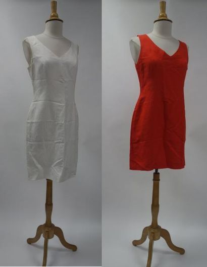 KENZO Jungle 

Lot de deux robes sans manches en mélange de lin, l'une rouge l'autre...