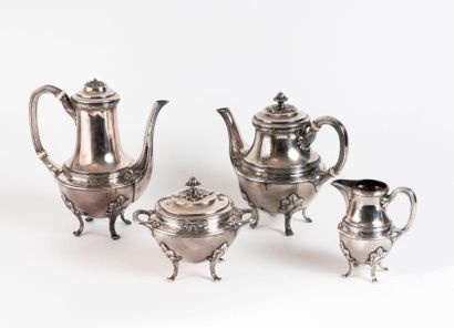 GALLIA 

Service à thé et café ( 4 pièces) en métal argenté, comprenant une théière,...