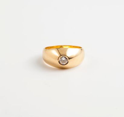 null Petite bague de petit doigt en or jaune (750) centrée d'un petit diamant de...