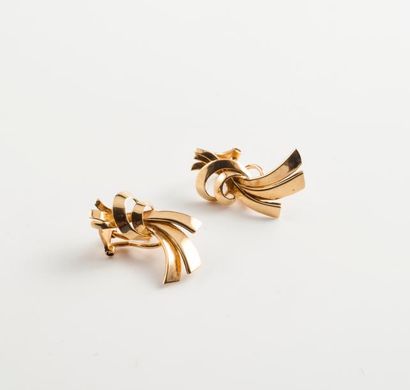 null Paire de boucles d'oreilles en or jaune (750) pour 1 figurant un noeud stylisé....