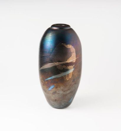 François LE LONQUER(1945-1991) 

Vase ovoïde à fond plat en verre soufflé à décor...