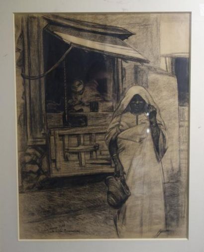 Emile-Marie BEAUME (1888-1967) 

Femme dans une ruelle, Rabat. 1918

Dessin au fusain....