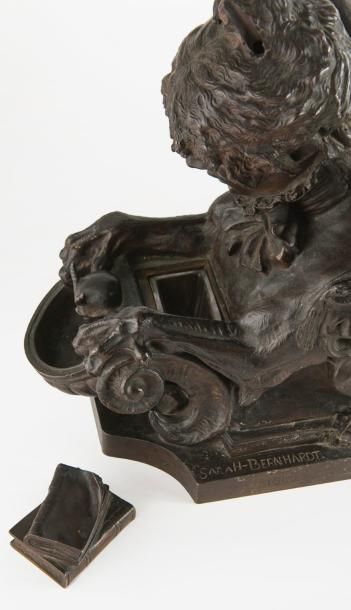 Sarah bernhardt (1844-1923) 
Autoportrait en chimère, encrier.
Epreuve en bronze...