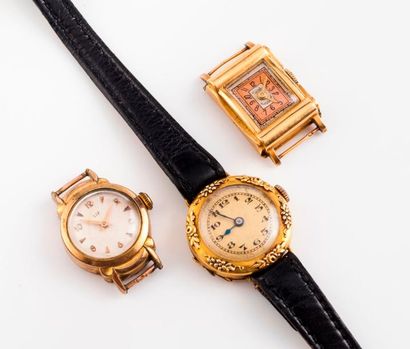  Lot comprenant : 
- Une montre bracelet de dame. 
Boîtier circulaire en or jaune...