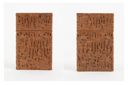 CHINE, Seconde moitié du XIXème siècle. 

Etui à cartes en bois de Santal sculpté...