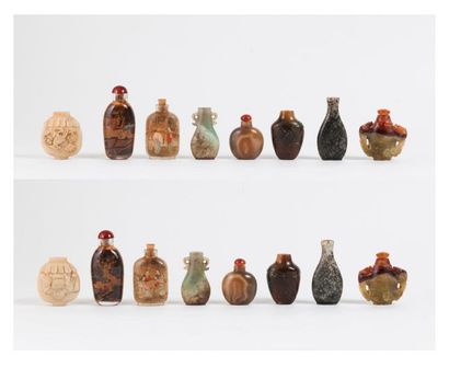 CHINE, XIXème-XXème siècles 

Lot de huit flacons tabatières, de différentes formes...