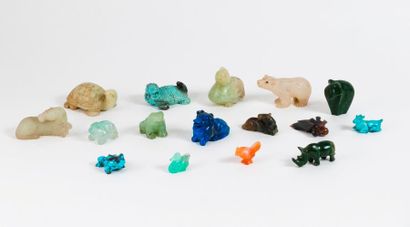 CHINE et divers, XXème siècle 

Lot de seize animaux en différentes pierres (lapis...