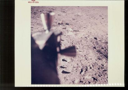 null NASA, Apollo 11. 

Vue du sismographe lunaire depuis le module lunaire, juillet...