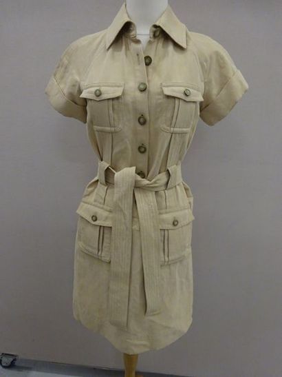 Diane von FURSTENBERG 

Robe saharienne longueur genoux en mélange de coton et lin...