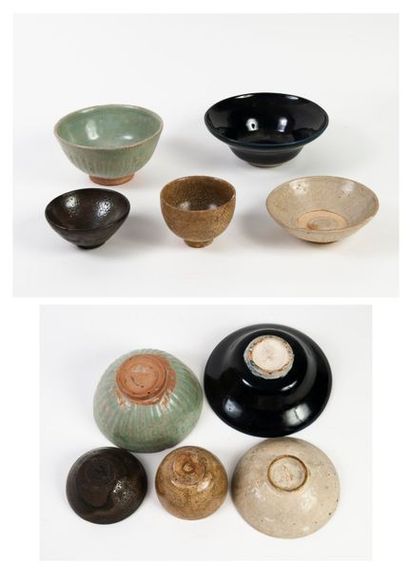 CHINE, XIXème-XXème siècle 

Cinq bols en céramique émaillée noire, céladon, brun...
