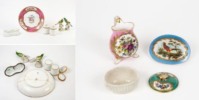 FRANCE, XIXème-XXème siècles 

10 objets en porcelaine :

- Petite jatte circulaire...
