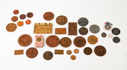 null Lot de médailles commémoratives en bronze du XIXème siècle, dont : Louis XVI,...