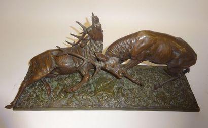 E. GUY d'après Pierre-Jules MÈNE (1810-1879) 

Combat de cerfs. 

Epreuve en bronze...