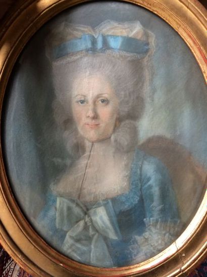Ecole française du dernier quart du XVIIIème siècle 

Portrait de femme en buste,...