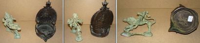 ASIE, XIXème-XXème siècles 

Deux lampes à huile en bronze :

- une en forme de trône...