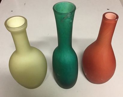 null BAROVIER & TOSO, Murano

Trois vases de forme bouteilles.

Epreuves en verre...