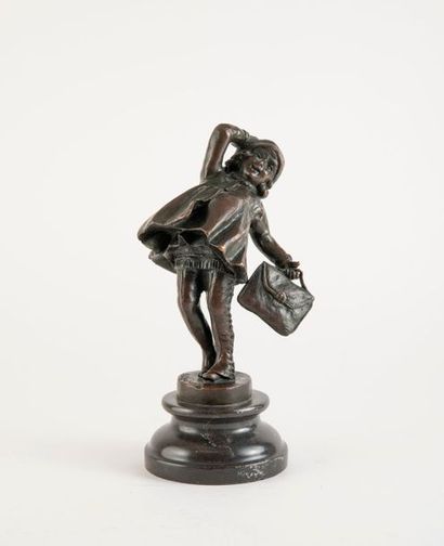 D'après Dimitri CHIPARUS (1886-1947) 

L'écolière. 

Epreuve en bronze à patine brune....