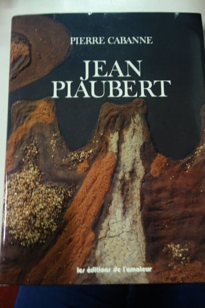 CABANNE, Pierre 

Jean Piaubert. 

Les Editions de l'Amateur, 2001. 

Etat d'usage....