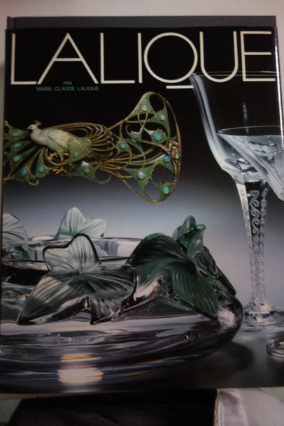 LALIQUE Marie Claude 

LALIQUE. 

Edipop SA éditions, 1988. 

Etat d'usage. 