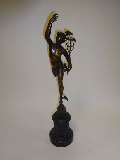 D'APRES GIAMBOLOGNA (C.1529-1608) 

Mercure volant. 

Epreuve en bronze patiné. 

Socle...
