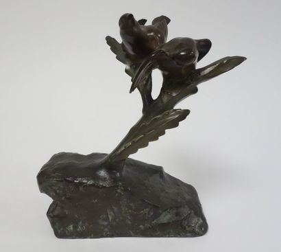 Léo AMAURY (1885-?) 

Oiseaux branchés. 

Bronze à double patine. 

Signé sur la...