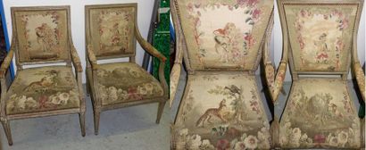 null Deux fauteuils à la Reine à dossiers carrés en bois mouluré, laqué gris-vert,...