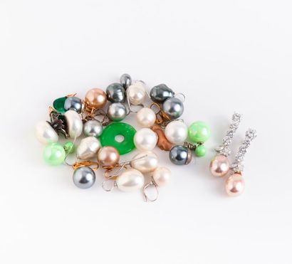 null Lot de diverses boucles d'oreilles et perles fantaisie.