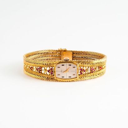 Montre bracelet de dame en or jaune (750).
Boîtier...