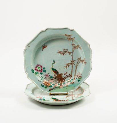 CHINE, Compagnie des Indes, XIXème siècle 

Paire de plats creux en porcelaine blanche...