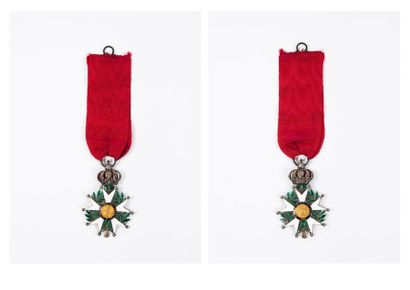 France Ordre de la Légion d'Honneur. Etoile de chevalier en argent (800), centres...