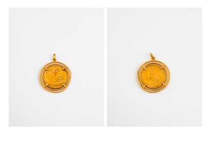 null Pendentif en or jaune (750) orné d'un souverain en or, Reine Victoria "Jubilée"...