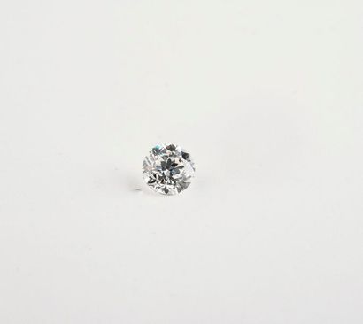 null Diamant taille brillant sur papier. 

Poids du diamant : 0,41 carat.

D VVS2...
