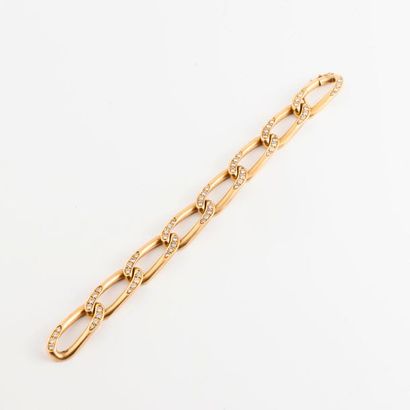 null Bracelet articulé en or jaune (750) à maillons ovales en partie pavés de petits...