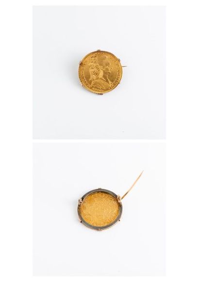 null Broche en or jaune (750) et argent (min. 800) ornée d'une pièce portugaise en...