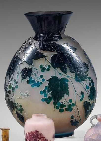 Emile GALLÉ (1846-1903) Important vase gourde à panses aplaties, sur talon, à col...