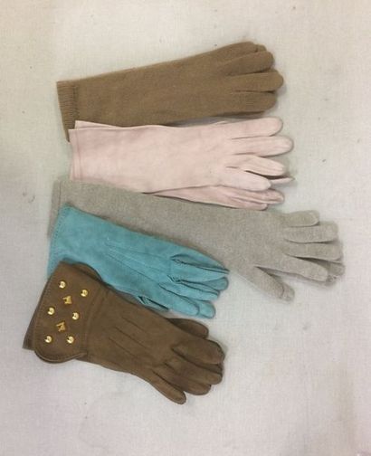 HERMES Paris, Eric BOMPARD, Lot de gants comprenant : 

-Paire de gants marrons en...