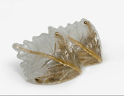 MURANO 

Paire d'appliques en forme de feuilles en verre craquelé, avec monture en...