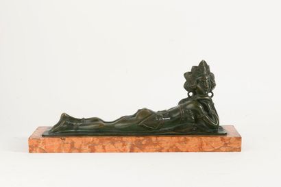 Serge ZELIKSON (1890-1966) 

Odalisque. 

Epreuve en bronze à patine verte. 

Signée...