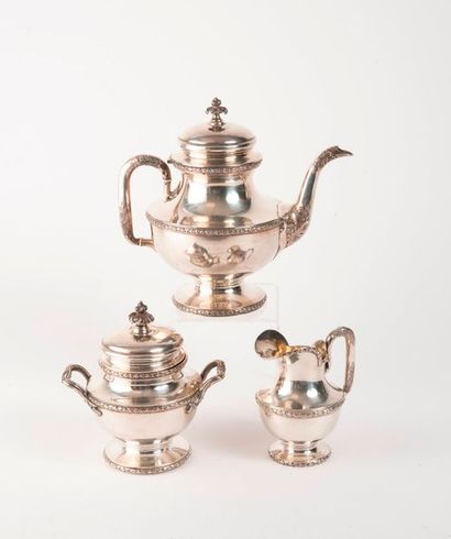 null Service à thé en argent (950) comprenant une théière, un sucrier et un pot à...