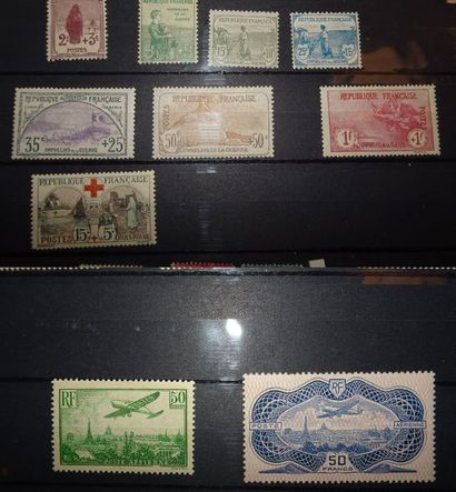 France 

Emissions 1850 / 2000 - POSTE, PA, TAXE, PREOBLITERES :

Collection de timbres...