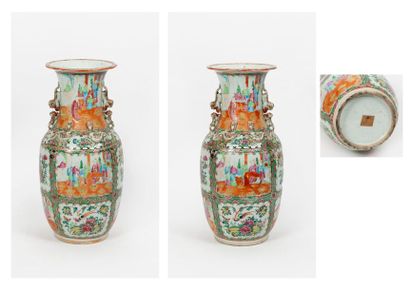 CHINE, CANTON, début du XXème siècle 

Vase balustre à col évasé en porcelaine et...