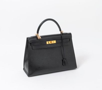 HERMES Paris Made in France, Kelly 32 cm. 

Sac à main en vache grainé des Ardennes...