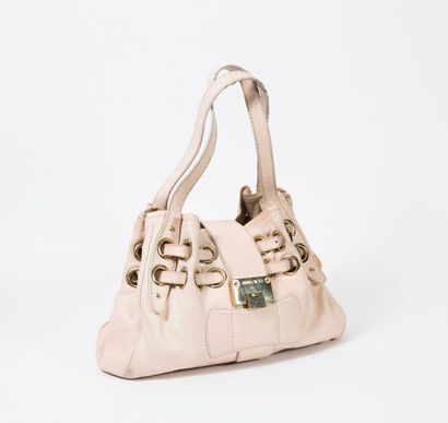 Jimmy CHOO, Ramona 

Sac en cuir beige à double anse porté main ou épaule, avec oeillets...