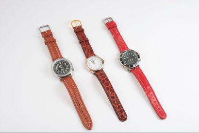 Lot de trois montres bracelet d'homme : 
-...