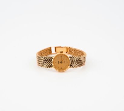 OPERA Paris 

Montre bracelet de dame en or jaune (750)

Boîtier rond. 

Cadran à...