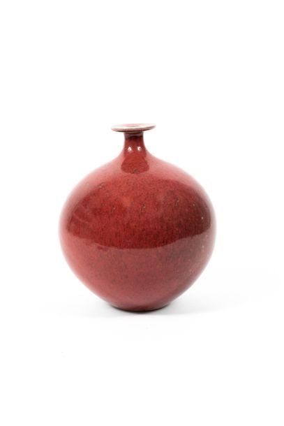 Robert DEBLANDER (1924-2010) 

Vase boule soliflore en grès émaillé rouge sang de...