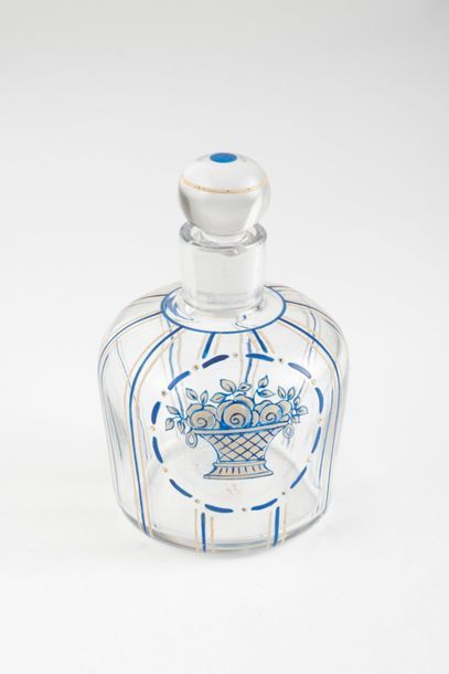 null Glass bottle in the taste of Baccarat and G. Lechevalier? with decoration painted...