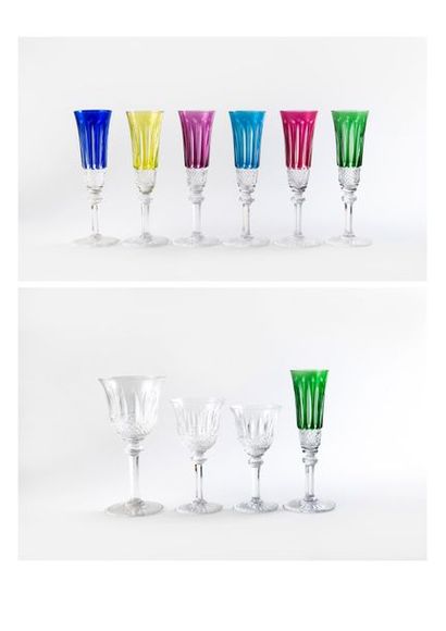 SAINT-LOUIS 

Service de verres en cristal taillé comprenant : 

- 8 verres à eau....